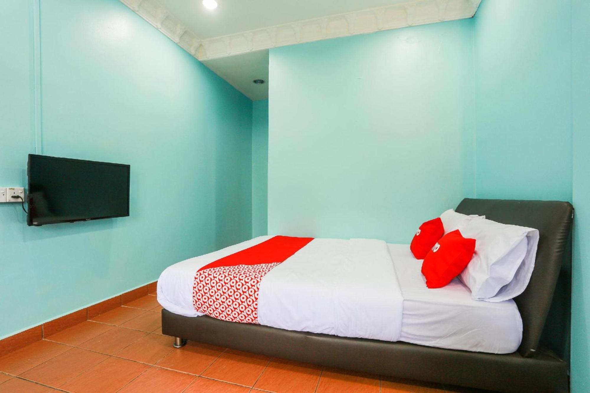 Oyo 44094 Bangi Lanai Hotel Екстериор снимка