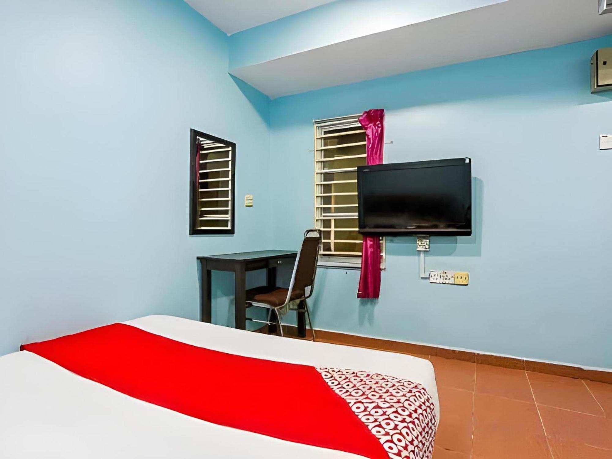 Oyo 44094 Bangi Lanai Hotel Екстериор снимка