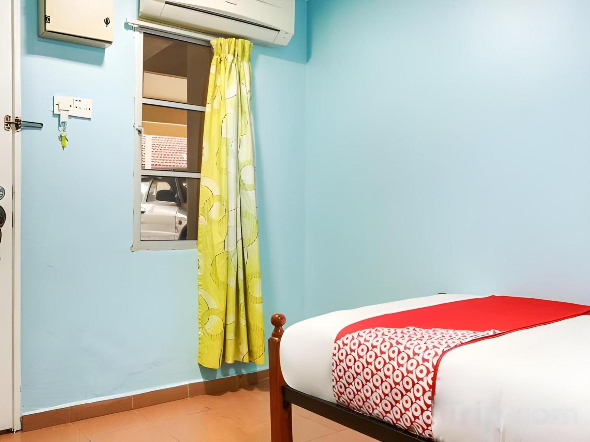 Oyo 44094 Bangi Lanai Hotel Екстериор снимка