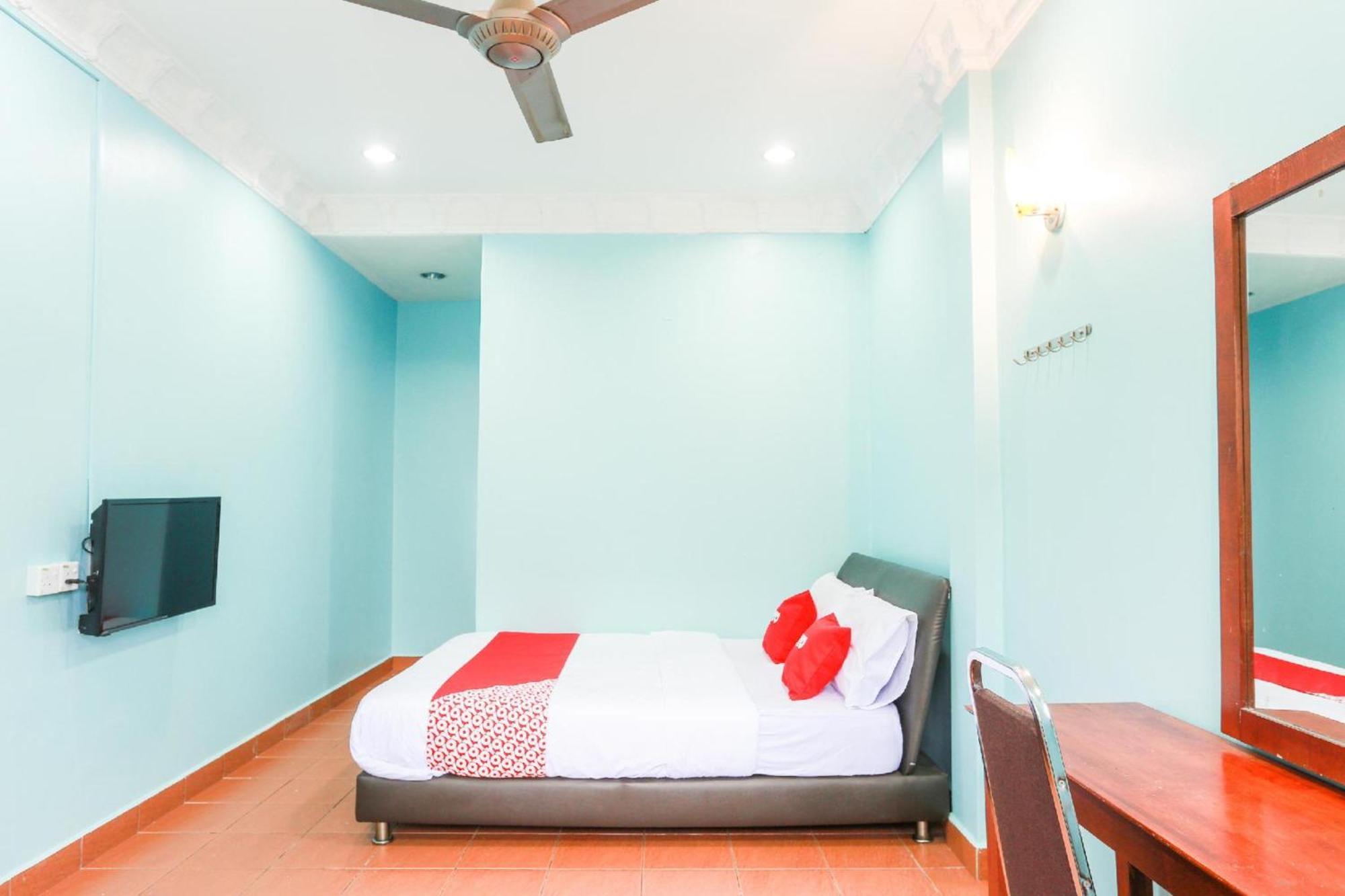Oyo 44094 Bangi Lanai Hotel Екстериор снимка