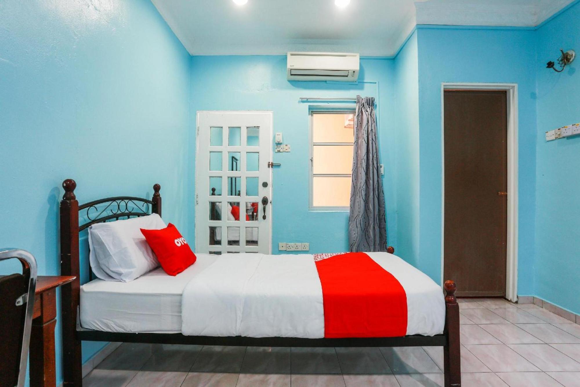 Oyo 44094 Bangi Lanai Hotel Екстериор снимка