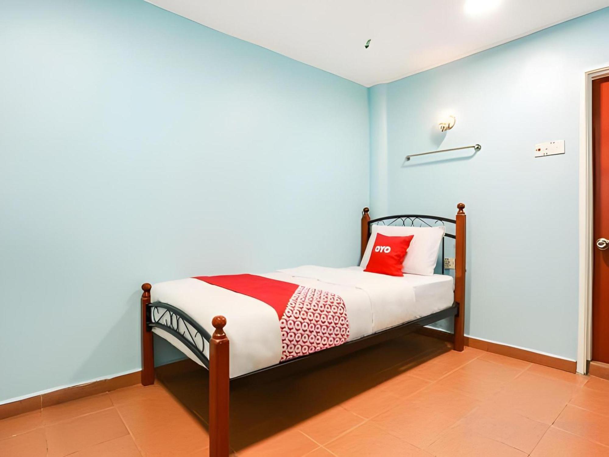 Oyo 44094 Bangi Lanai Hotel Екстериор снимка